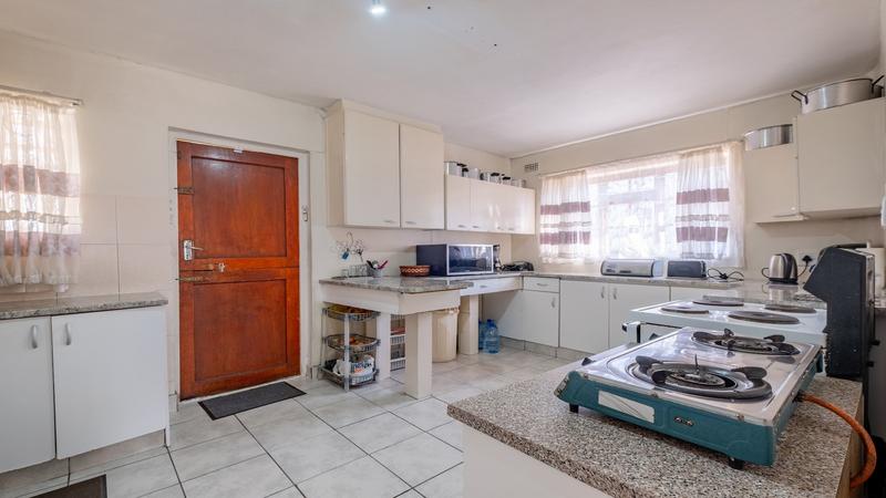 4 Bedroom Property for Sale in Cravenby Western Cape